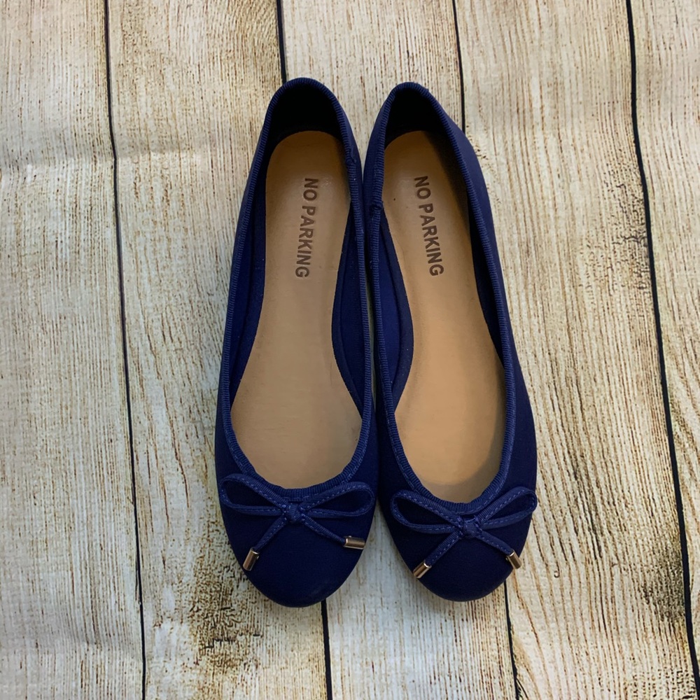 NWOT Blue Flats - No Parking